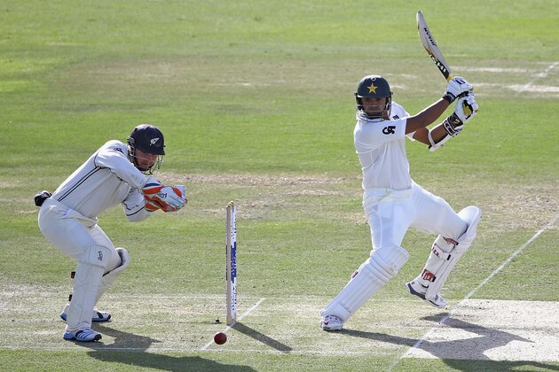 ABU DHABI, UNITED ARAB EMIRATES - NOVEMBER 09: Azhar Ali  of Pakistan bats during Day One of the First Test between Pakistan and New Zealand at Sheikh Zayed stadium on November 9, 2014 in Abu Dhabi, United Arab Emirates.  (Photo by Francois Nel/Getty Images)