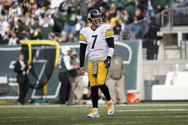 Pittsburgh Steelers quarterback Ben Roethlisberger (7) reacts after a fumble during the first half of an NFL football game against the New York Jets Sunday, Nov. 9, 2014, in East Rutherford, N.J. (AP Photo/Kathy Willens)