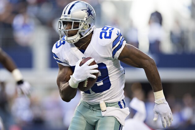 ARLINGTON, TX - NOVEMBER 2:  DeMarco Murray #29 of the Dallas Cowboys runs the ball during the second quarter of a game against the Arizona Cardinals at AT&T Stadium on November 2, 2014 in Arlington, Texas.  (Photo by Wesley Hitt/Getty Images)