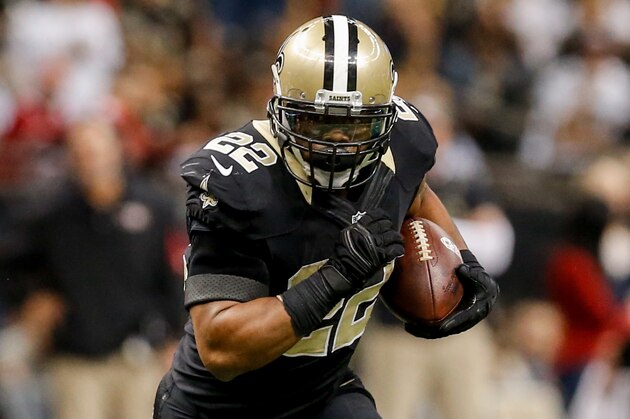 Nov 9, 2014; New Orleans, LA, USA; New Orleans Saints running back Mark Ingram (22) carries the ball against the San Francisco 49ers during the third quarter at Mercedes-Benz Superdome. Mandatory Credit: Derick E. Hingle-USA TODAY Sports