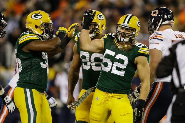 GREEN BAY, WI - NOVEMBER 9:  Clay Matthews #52 of the Green Bay Packers celebrates after sacking quarterback Jay Cutler #6 of the Chicago Bears in the second quarter during the NFL game at Lambeau Field on November 09, 2014 in Green Bay, Wisconsin.  (Photo Tom Lynn /Getty Images)