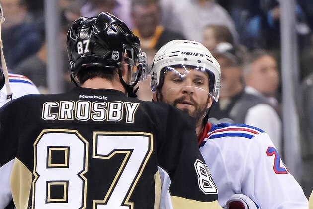 PITTSBURGH, PA - MAY 13:  Sidney Crosby #87 of the Pittsburgh Penguins and Martin St. Louis #26 of the New York Rangers shake hands after Game Seven of the Second Round of the 2014 NHL Stanley Cup Playoffs on May 13, 2014 at CONSOL Energy Center in Pittsburgh, Pennsylvania.  (Photo by Jamie Sabau/Getty Images)