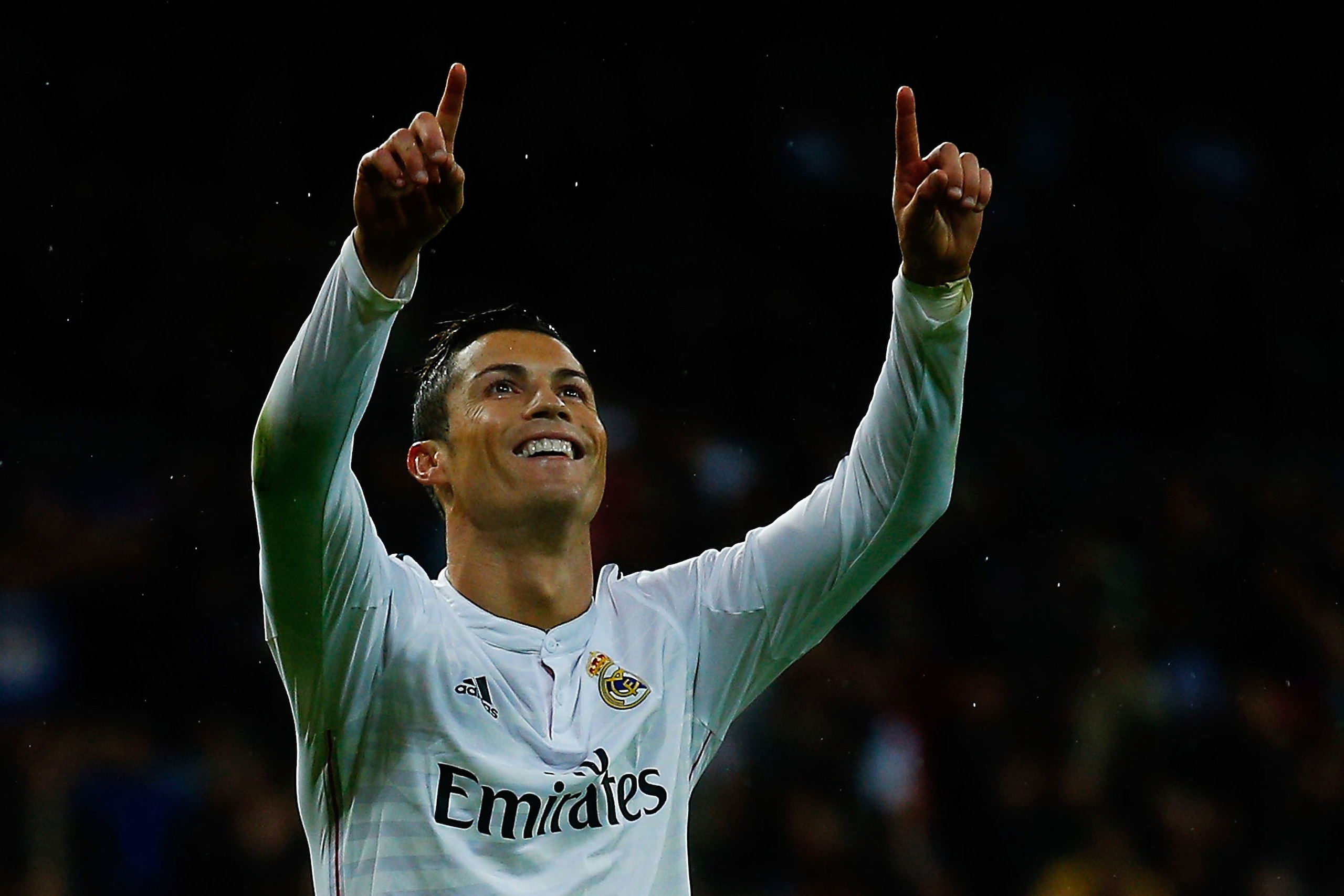 MADRID, SPAIN - NOVEMBER 08: Cristiano Ronaldo of Real Madrid CF celebrates scoring their fifth goal during the La Liga match between Real Madrid CF and Rayo Vallecano de Madrid at Estadio Santiago Bernabeu on November 8, 2014 in Madrid, Spain. (Photo by Gonzalo Arroyo Moreno/Getty Images) MADRID, SPAIN - NOVEMBER 08: Cristiano Ronaldo of Real Madrid CF celebrates scoring their fifth goal during the La Liga match between Real Madrid CF and Rayo Vallecano de Madrid at Estadio Santiago Bernabeu on November 8, 2014 in Madrid, Spain. (Photo by Gonzalo Arroyo Moreno/Getty Images)