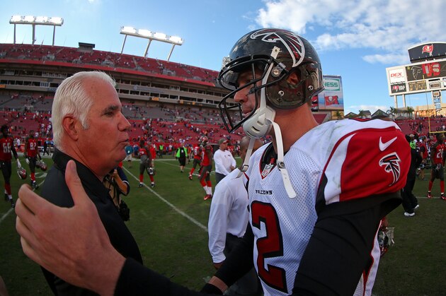 TAMPA, FL - NOVEMBER 09:  Head coach Mike Smith of the Atlanta Falcons and Matt Ryan #2 shake hands following  a game against the Tampa Bay Buccaneers at Raymond James Stadium on November 9, 2014 in Tampa, Florida.  (Photo by Mike Ehrmann/Getty Images)