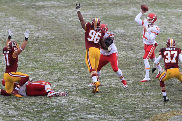 LANDOVER, MD - DECEMBER 08: Quarterback Alex Smith #11 of the Kansas City Chiefs throws a second quarter pass against the Washington Redskins at FedExField on December 8, 2013 in Landover, Maryland.  (Photo by Rob Carr/Getty Images)