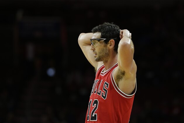 Chicago Bulls' Kirk Hinrich in action during an NBA basketball game against the Philadelphia 76ers, Friday, Nov. 7, 2014, in Philadelphia. (AP Photo/Matt Slocum)