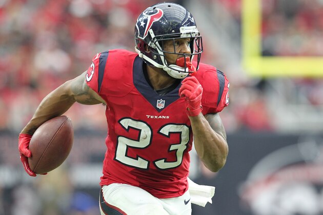 HOUSTON, TX- NOVEMBER 02: Arian Foster #23 of the Houston Texans runs after the catch for a touchdown against the Philadelphia Eagles in the second quarter in a NFL game on November 2, 2014 at NRG Stadium in Houston, Texas. (Photo by Thomas B. Shea/Getty Images)