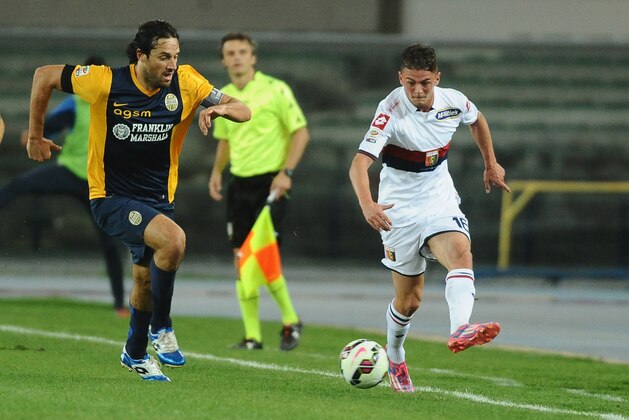 VERONA, ITALY - SEPTEMBER 24:  Maxime Lestienne # 16 of Genoa CFC in action during the Serie A match between Hellas Verona FC and Genoa CFC at Stadio Marc'Antonio Bentegodi on September 24, 2014 in Verona, Italy.  (Photo by Mario Carlini / Iguana Press/Getty Images)