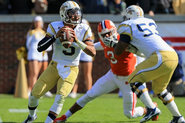 ATLANTA, GA - NOVEMBER 15: Justin Thomas #5 of the Georgia Tech Yellow Jackets drops back to pass during the first half against the Clemson Tigers at Bobby Dodd Stadium on November 15, 2014 in Atlanta, Georgia.  (Photo by Daniel Shirey/Getty Images)