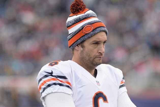 FOXBORO, MA - OCTOBER 26:  Jay Cutler #6 of the Chicago Bears reacts during the fourth quarter against the New England Patriots at Gillette Stadium on October 26, 2014 in Foxboro, Massachusetts.  (Photo by Darren McCollester/Getty Images)
