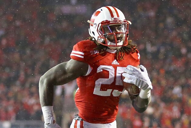MADISON, WI - NOVEMBER 15:  Melvin Gordon #25 of the Wisconsin Badgers runs for a touchdown against the Nebraska Cornhuskers at Camp Randall Stadium on November 15, 2014 in Madison, Wisconsin.  (Photo by Ronald Martinez/Getty Images)