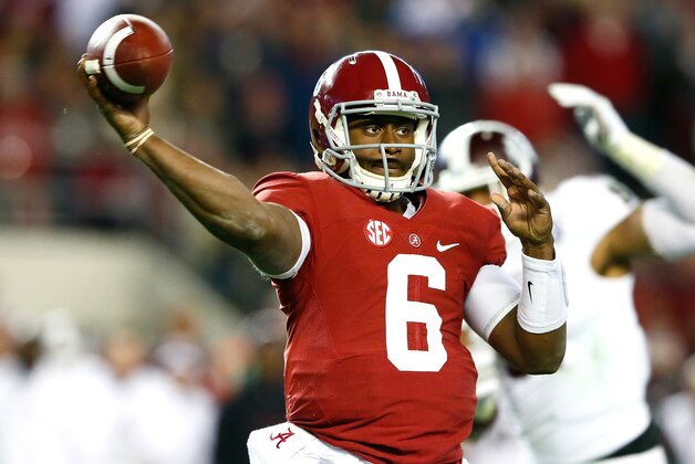 TUSCALOOSA, AL - NOVEMBER 15:  Blake Sims #6 of the Alabama Crimson Tide passes against the Mississippi State Bulldogs at Bryant-Denny Stadium on November 15, 2014 in Tuscaloosa, Alabama.  (Photo by Kevin C. Cox/Getty Images)