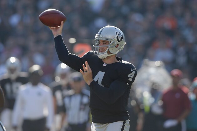 OAKLAND, CA - NOVEMBER 09:  Derek Carr