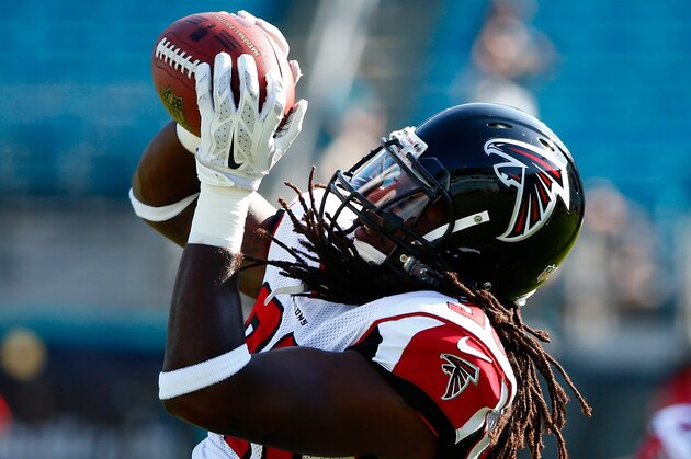 JACKSONVILLE, FL - AUGUST 28:   Robert Alford #23 of the Atlanta Falcons warms up before the preseason NFL game against the Jacksonville Jaguars at EverBank Field on August 28, 2014 in Jacksonville, Florida.  (Photo by Sam Greenwood/Getty Images)