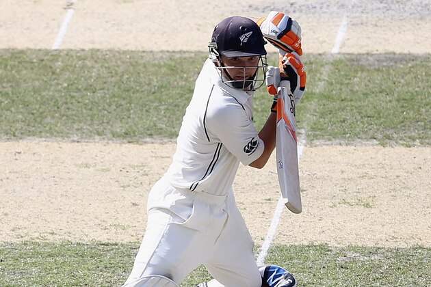 DUBAI, UNITED ARAB EMIRATES - NOVEMBER 18:  BJ Watling of New Zealand bats during Day Two of the Second Test between Pakistan and New Zealand at Dubai International Stadium on November 18, 2014 in Dubai, United Arab Emirates.  (Photo by Francois Nel/Getty Images)