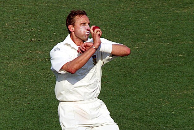 2 Jan 2002:  Allan Donald of South Africa in action during the first day's play in the third Test between Australia and South Africa being played at the Sydney Cricket Ground,Sydney,Australia.DIGITAL IMAGE. Mandatory Credit: Nick Wilson/Getty Images