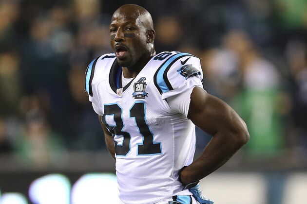 PHILADELPHIA, PA - NOVEMBER 10: Jason Avant #81 of the Carolina Panthers walks off the field in the game againstt the Philadelphia Eagles on November 10, 2014 at Lincoln Financial Field in Philadelphia, Pennsylvania. (Photo by Elsa/Getty Images)