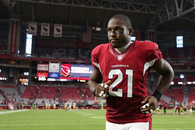 GLENDALE, AZ - OCTOBER 12:  Cornerback Patrick Peterson #21 of the Arizona Cardinals runs off the field following the NFL game against the Washington Redskins at the University of Phoenix Stadium on October 12, 2014 in Glendale, Arizona. The Cardinals defeated the Redskins 30-20.  (Photo by Christian Petersen/Getty Images)