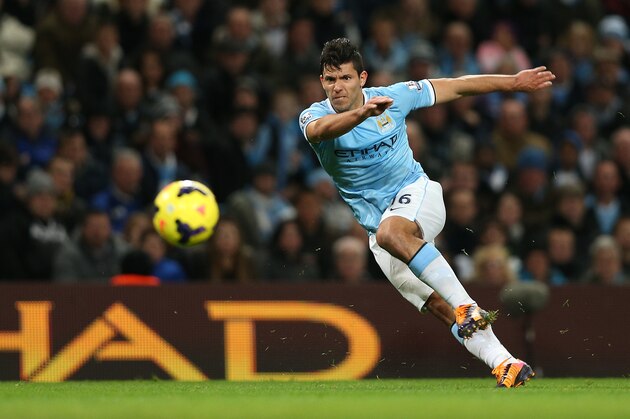 MANCHESTER, ENGLAND - DECEMBER 01:  Sergio Aguero of Manchester City in action during the Barclays Premier League match between Manchester City and Swansea City at the Etihad Stadium on December 1, 2013 in Manchester, England.  (Photo by Clive Brunskill/Getty Images)