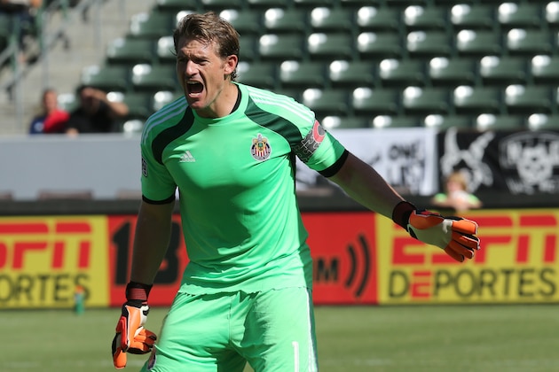 LOS ANGELES, CA - OCTOBER 26:  Goal keeper Dan Kennedy #1 of Chivas USA shouts to his team before the San Jose Earthquakes corner kick at StubHub Center on October 26, 2014 in Los Angeles, California.  (Photo by Stephen Dunn/Getty Images)