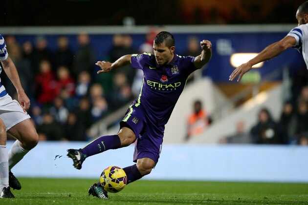 LONDON, ENGLAND - NOVEMBER 08:  Sergio Aguero of Manchester City during the Barclays Premier League match between Queens Park rangers and Manchester City at Loftus Road on November 8, 2014 in London, England.  (Photo by Scott Heavey/Getty Images)
