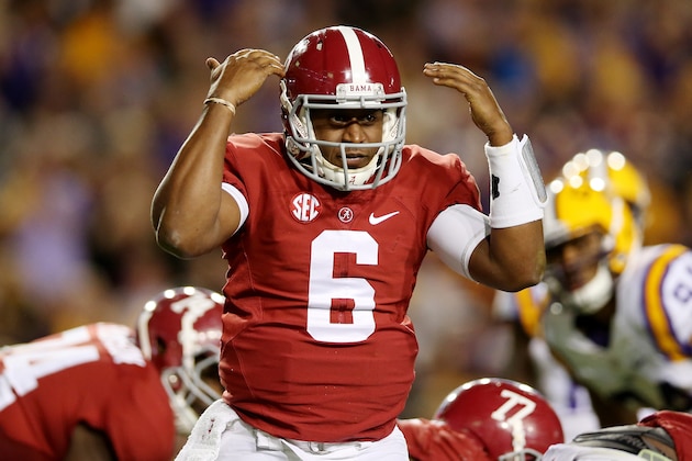 BATON ROUGE, LA - NOVEMBER 08: Blake Sims #6 of the Alabama Crimson Tide calls a play against the LSU Tigers during a game at Tiger Stadium on November 8, 2014 in Baton Rouge, Louisiana.  (Photo by Chris Graythen/Getty Images)