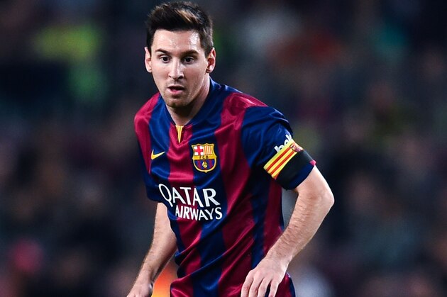 BARCELONA, SPAIN - NOVEMBER 01:  Lionel Messi of FC Barcelona runs with the ball during the La Liga match between FC Barcelona and Celta de Vigo at Camp Nou on November 1, 2014 in Barcelona, Spain.  (Photo by David Ramos/Getty Images)