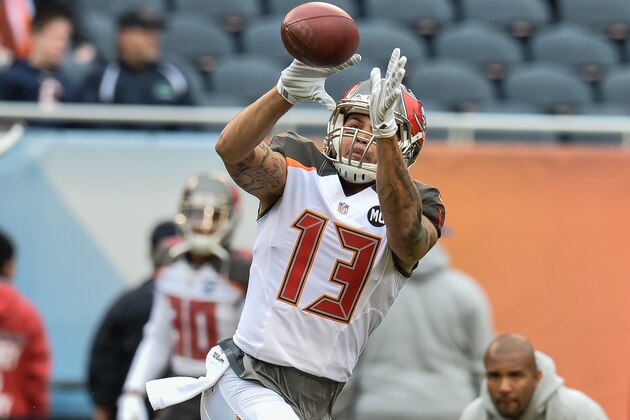 CHICAGO, IL - NOVEMBER 23:  Wide receiver Mike Evans #13 of the Tampa Bay Buccaneers warms up prior to the game against the Chicago Bears at Soldier Field on November 23, 2014 in Chicago, Illinois.  (Photo by Brian Kersey/Getty Images)
