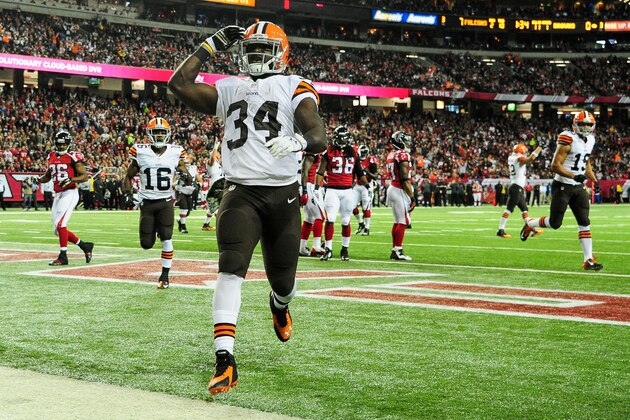 ATLANTA, GA - NOVEMBER 23:  Isaiah Crowell #34 of the Cleveland Browns celebrates a touchdown in the first half against the Atlanta Falcons at Georgia Dome on November 23, 2014 in Atlanta, Georgia.  (Photo by Scott Cunningham/Getty Images)
