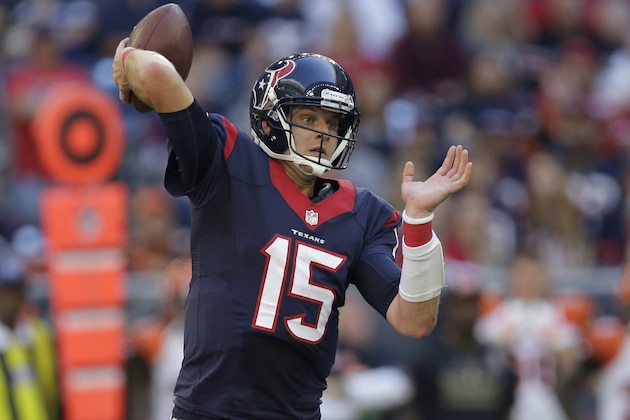 Houston Texans' Ryan Mallett throws against the Cincinnati Bengals during the first quarter of an NFL football game, Sunday, Nov. 23, 2014, in Houston. (AP Photo/Patric Schneider)