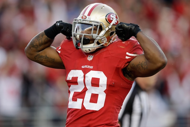 SANTA CLARA, CA - NOVEMBER 23:  Carlos Hyde #28 of the San Francisco 49ers celebrates a touchdown in the fourth quarter against the Washington Redskins at Levi's Stadium on November 23, 2014 in Santa Clara, California.  (Photo by Ezra Shaw/Getty Images)