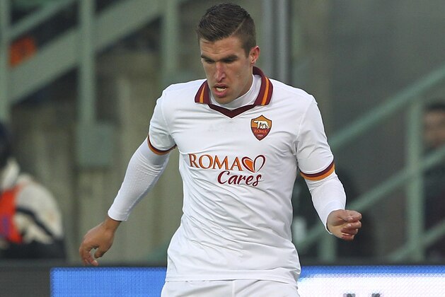 BERGAMO, ITALY - DECEMBER 01:  Kevin Strootman of AS Roma in action during the Serie A match between Atalanta BC and AS Roma at Stadio Atleti Azzurri d'Italia on December 1, 2013 in Bergamo, Italy.  (Photo by Marco Luzzani/Getty Images)