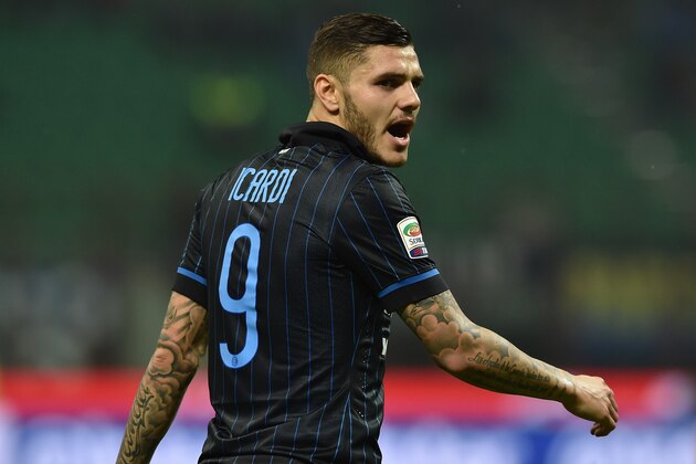 MILAN, ITALY - NOVEMBER 09:  Mauro Emanuel Icardi of FC Internazionale Milano reacts during the Serie A match between FC Internazionale Milano and Hellas Verona FC at Stadio Giuseppe Meazza on November 9, 2014 in Milan, Italy.  (Photo by Valerio Pennicino/Getty Images)