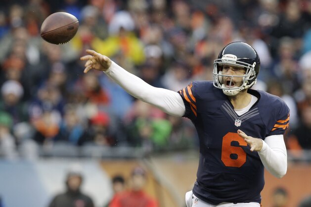 Chicago Bears quarterback Jay Cutler (6) throws a touchdown pass to wide receiver Alshon Jeffery during the second half of an NFL football game against the Tampa Bay Buccaneers Sunday, Nov. 23, 2014, in Chicago. (AP Photo/Nam Y. Huh)