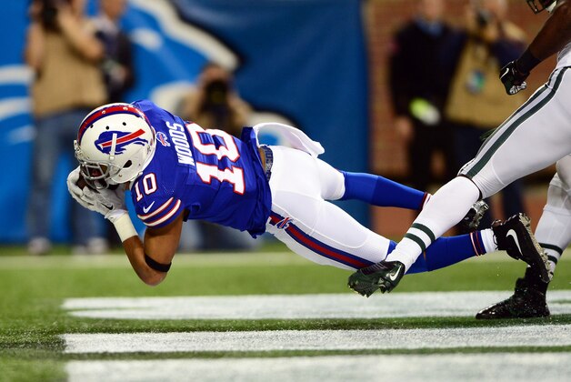 Nov 24, 2014; Detroit, MI, USA; Buffalo Bills wide receiver Robert Woods (10) makes a catch in the end zone for a touchdown during the first quarter against the New York Jets at Ford Field. Mandatory Credit: Andrew Weber-USA TODAY Sports