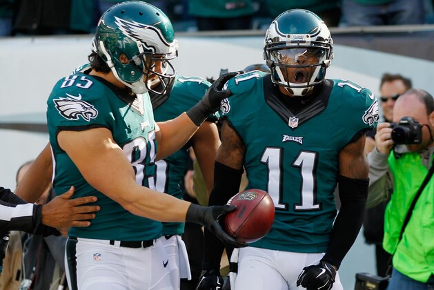 PHILADELPHIA, PA - NOVEMBER 23:  Josh Huff #11 of the Philadelphia Eagles celebrates his touchdown with teammate James Casey #85 in the first quarter against the Tennessee Titans at Lincoln Financial Field on November 23, 2014 in Philadelphia, Pennsylvania.  (Photo by Rich Schultz/Getty Images)