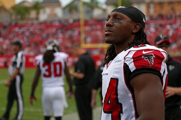 TAMPA, FL - NOVEMBER 09:  Roddy White #84 of the Atlanta Falcons looks on during a game against the Tampa Bay Buccaneers at Raymond James Stadium on November 9, 2014 in Tampa, Florida.  (Photo by Mike Ehrmann/Getty Images)
