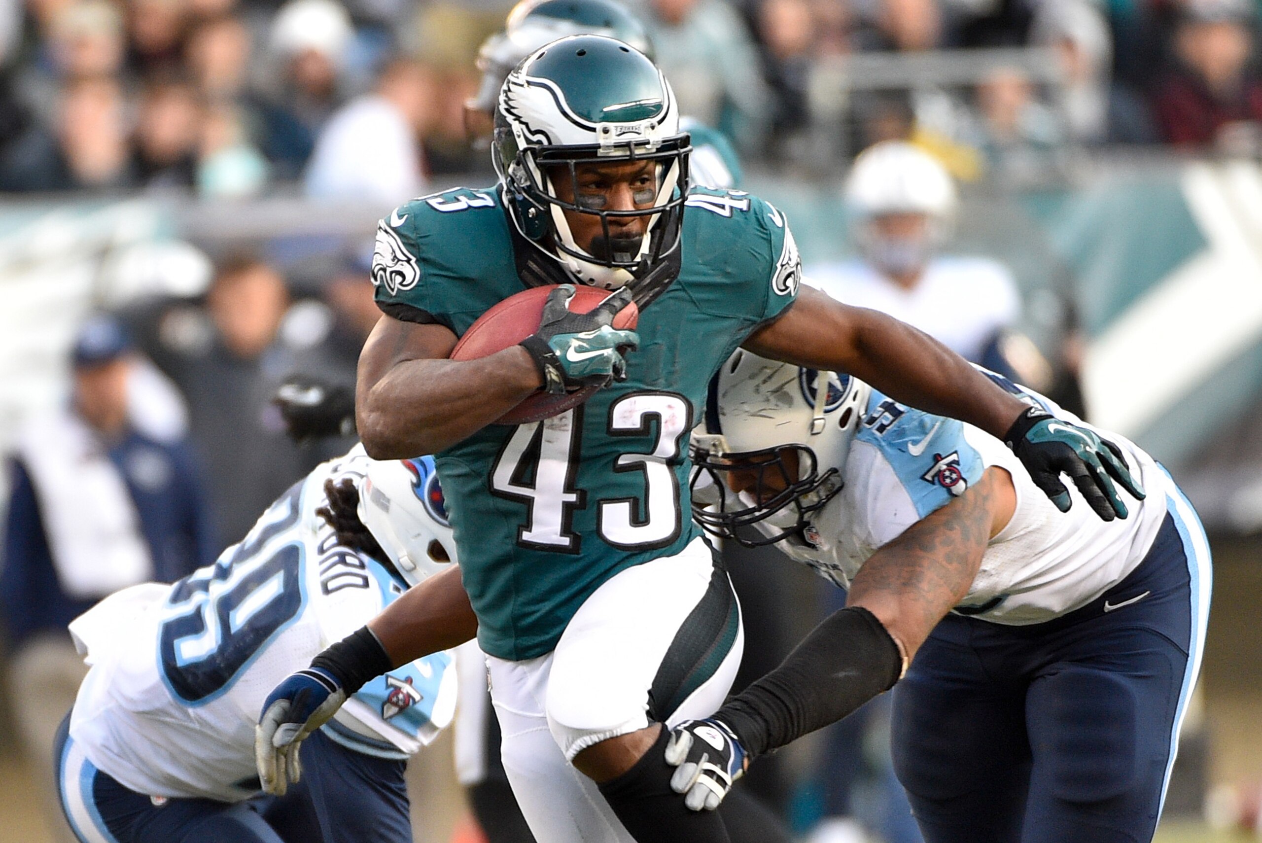 Nov 23, 2014; Philadelphia, PA, USA; Philadelphia Eagles running back Darren Sproles (43) runs the ball against the Tennessee Titans at Lincoln Financial Field.  The Eagles won 43-24. Mandatory Credit: Derik Hamilton-USA TODAY Sports