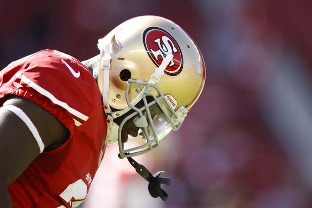 SANTA CLARA, CA - NOVEMBER 02: Frank Gore #21 of the San Francisco 49ers warm up before the game against the St. Louis Rams at Levi's Stadium on November 2, 2014 in Santa Clara, California.  (Photo by Ezra Shaw/Getty Images)