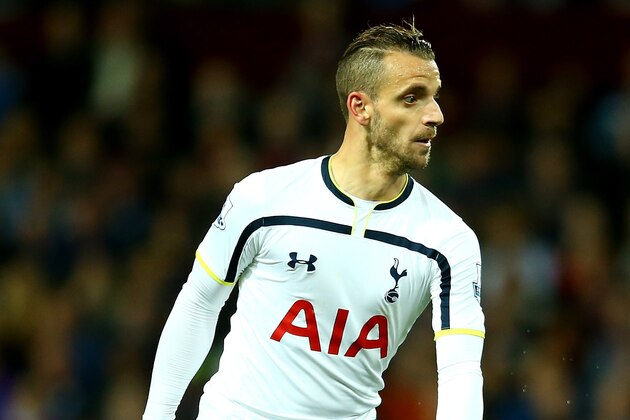 BIRMINGHAM, ENGLAND - NOVEMBER 02:  Roberto Soldado of Spurs in action during the Barclays Premier League match between Aston Villa and Tottenham Hotspur at Villa Park on November 2, 2014 in Birmingham, England.  (Photo by Richard Heathcote/Getty Images)