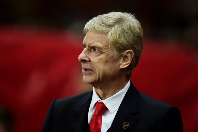 LONDON, ENGLAND - NOVEMBER 26:  Arsene Wenger the Arsenal manager looks on during the UEFA Champions League Group D match between Arsenal and Borussia Dortmund at the Emirates Stadium on November 26, 2014 in London, United Kingdom.  (Photo by Jamie McDonald/Getty Images)