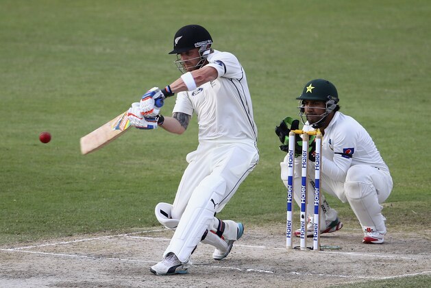 SHARJAH, UNITED ARAB EMIRATES - NOVEMBER 28:  Brendon McCullum of Nerw Zealand bats during day two of the third test between Pakistan and New Zealand at Sharjah Stadium on November 28, 2014 in Sharjah, United Arab Emirates.  (Photo by Francois Nel/Getty Images)