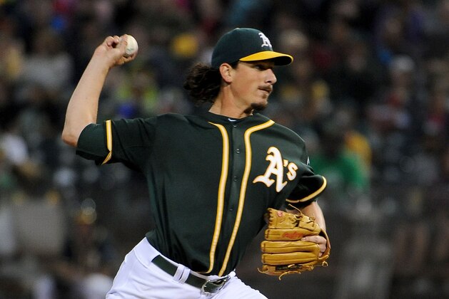 OAKLAND, CA - SEPTEMBER 05:  Jeff Samardzija #29 of the Oakland Athletics pitches against the Houston Astros in the third inning at O.co Coliseum on September 5, 2014 in Oakland, California.  (Photo by Noah Graham/Getty Images)