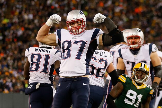 GREEN BAY, WI - NOVEMBER 30:  Tight end Rob Gronkowski #87 of the New England Patriots celebrates after a first down reception against the Green Bay Packers during the second quarter of the NFL game at Lambeau Field on November 30, 2014 in Green Bay, Wisconsin.  (Photo by Christian Petersen/Getty Images)