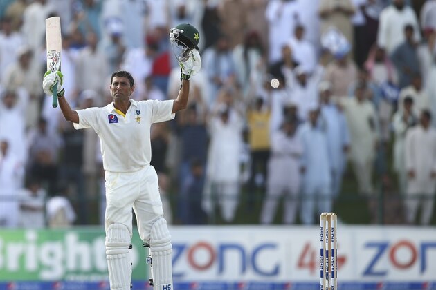 ABU DHABI, UNITED ARAB EMIRATES - OCTOBER 31:  Younis Khan of Pakistan celebrates after reaching his double centrury runs during Day Two of the Second Test between Pakistan and Australia at Sheikh Zayed Stadium at Sheikh Zayed stadium on October 31, 2014 in Abu Dhabi, United Arab Emirates.  (Photo by Ryan Pierse/Getty Images)