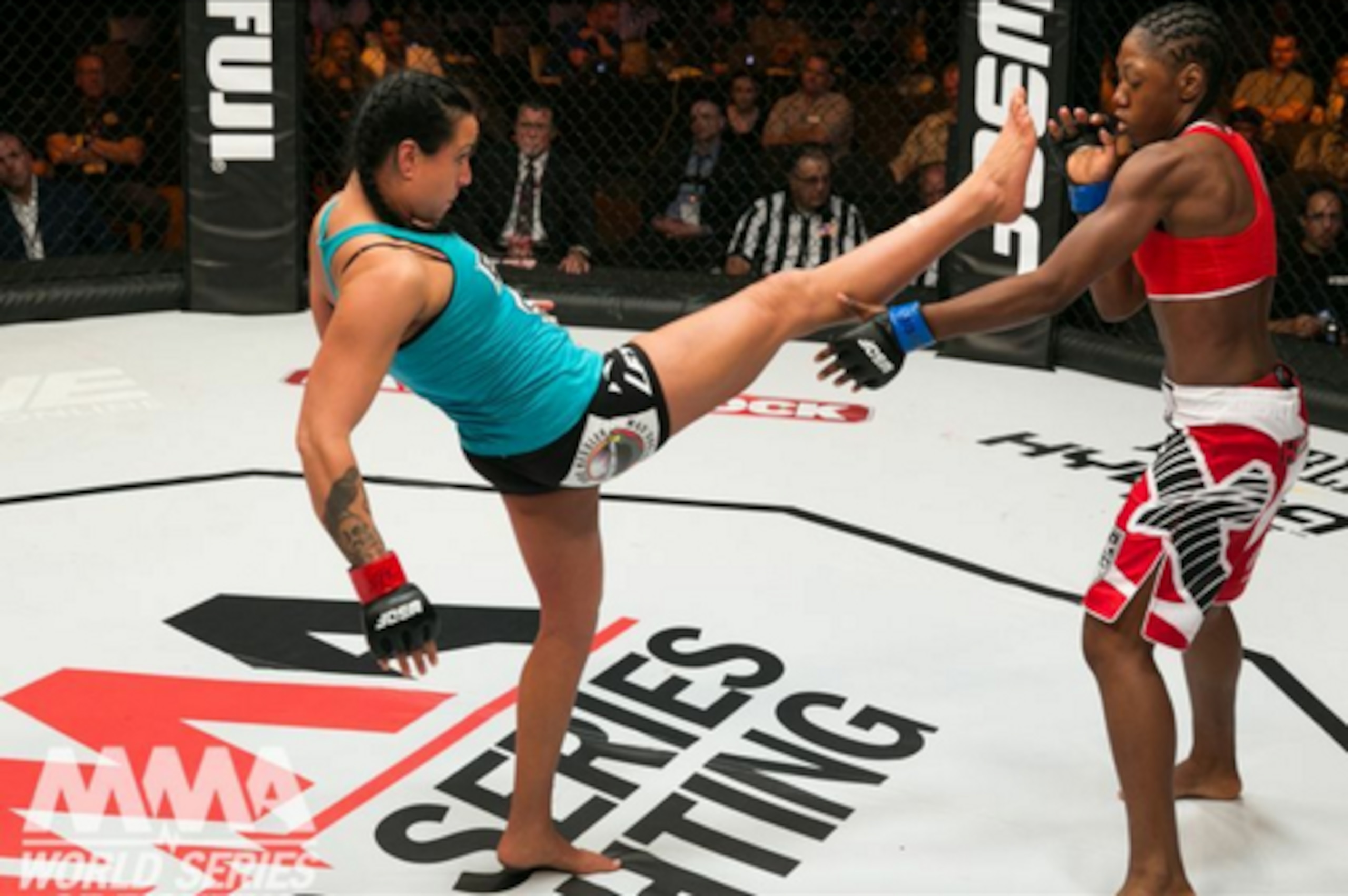 Evans-Smith (left) in WSOF