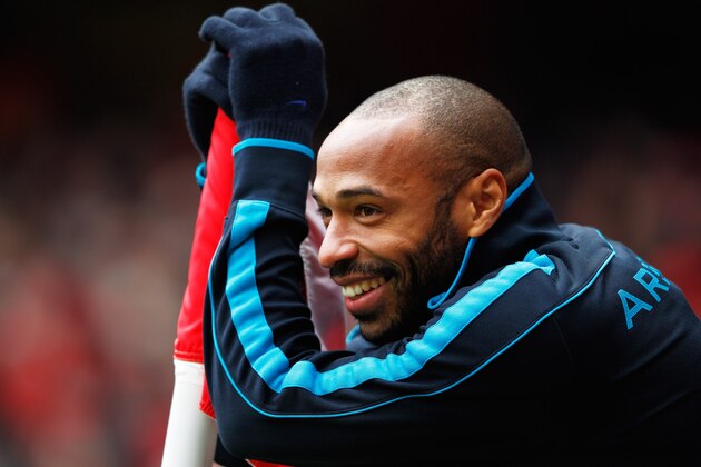 LONDON, ENGLAND - FEBRUARY 04:  Thierry Henry of Arsenal looks on from the corner flag during the Barclays Premier League match between Arsenal and Blackburn Rovers at Emirates Stadium on February 4, 2012 in London, England.  (Photo by Paul Gilham/Getty Images)