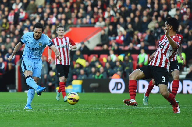 SOUTHAMPTON, ENGLAND - NOVEMBER 30:  Frank Lampard of Manchester City shoots past Maya Yoshida of Southampton to score their second goal during the Barclays Premier League match between Southampton and Manchester City at St Mary's Stadium on November 30, 2014 in Southampton, England.  (Photo by Shaun Botterill/Getty Images)