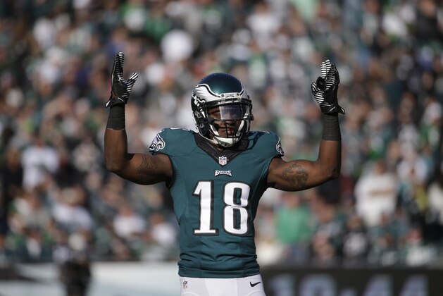 Philadelphia Eagles' Jeremy Maclin reacts during the first half of an NFL football game against the Tennessee Titans, Sunday, Nov. 23, 2014, in Philadelphia. (AP Photo/Michael Perez)