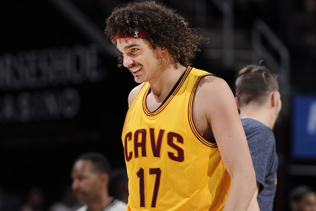 CLEVELAND, OH -  NOVEMBER 26: Anderson Varejao #17 of the Cleveland Cavaliers during the game against the Washington Wizards on November 26, 2014 at Quicken Loans Arena in Cleveland, Ohio. NOTE TO USER: User expressly acknowledges and agrees that, by downloading and or using this Photograph, user is consenting to the terms and conditions of the Getty Images License Agreement. Mandatory Copyright Notice: Copyright 2014 NBAE (Photo by David Kyle/NBAE via Getty Images)